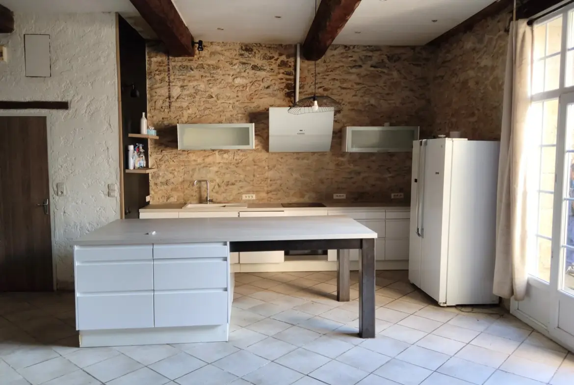 Maison familiale en pierre à vendre à Félines-Minervois 