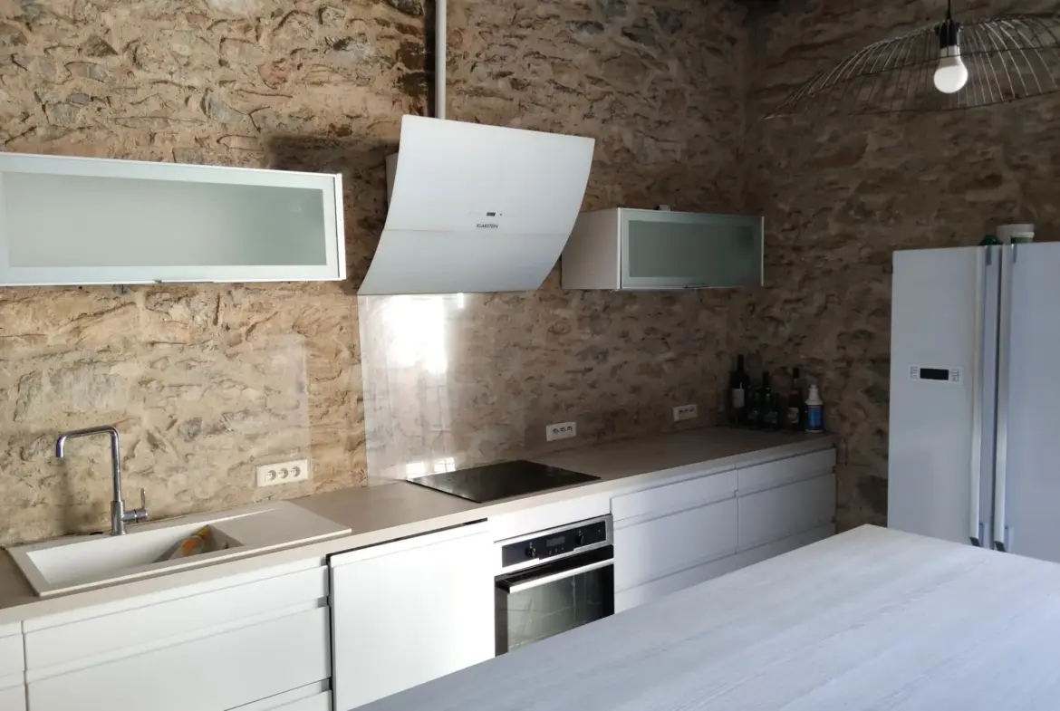 Maison familiale en pierre à vendre à Félines-Minervois 