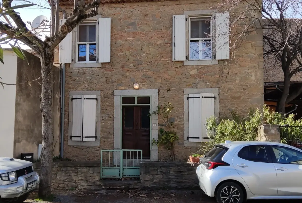 Maison familiale en pierre à vendre à Félines-Minervois 