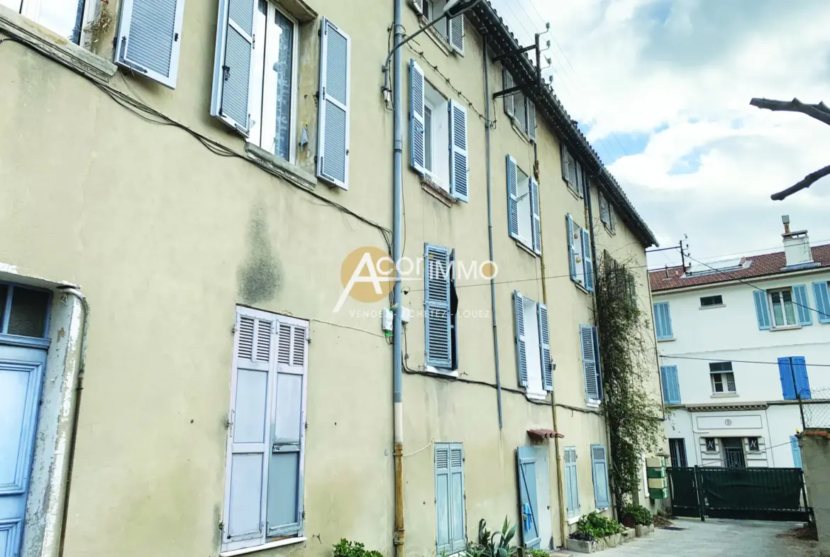 Appartement T2 avec parking dans le quartier St Roch à Toulon 