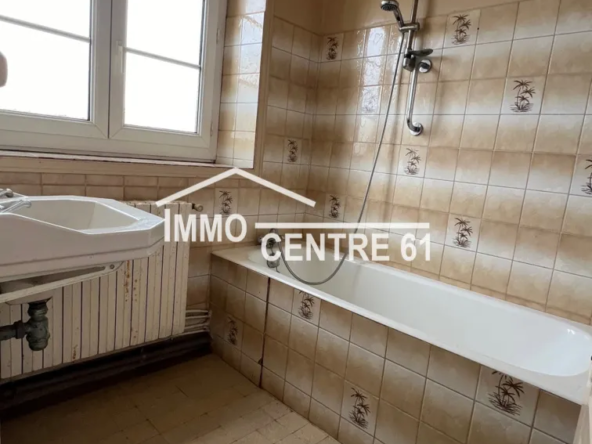Maison en Pierre à Rénover à Carrouges - 96 800 € 