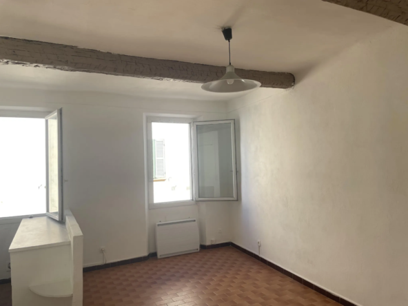 Charmant Studio Rénové à La Seyne sur Mer Centre-Ville 