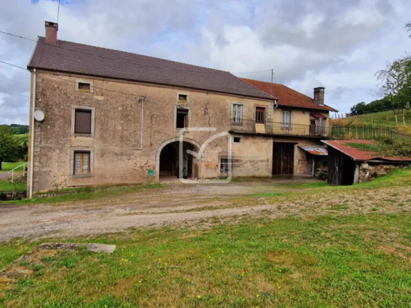 Ancien corps de ferme à rénover à Fougerolles 