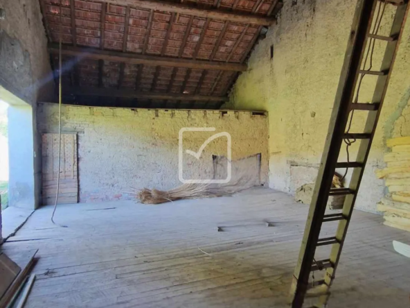Ancien corps de ferme à rénover à Fougerolles 