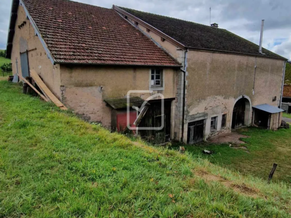 Ancien corps de ferme à rénover à Fougerolles 