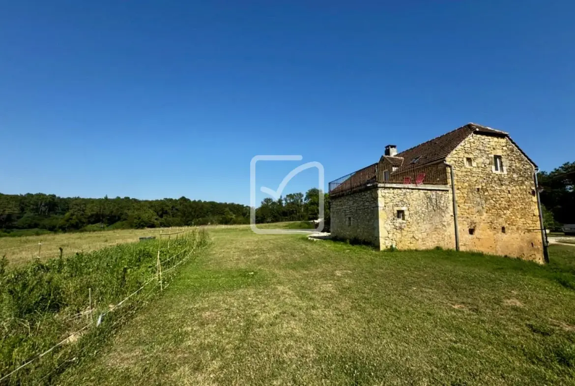Charmante longère restaurée sur 3 hectares à Payrignac 