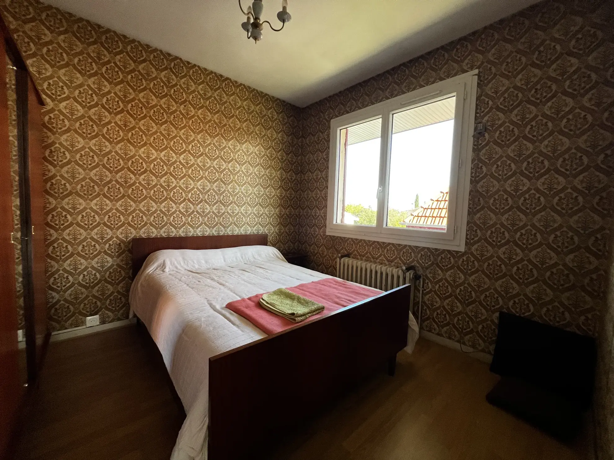 Maison spacieuse à Toulenne avec sous-sol et jardin - 4 chambres 