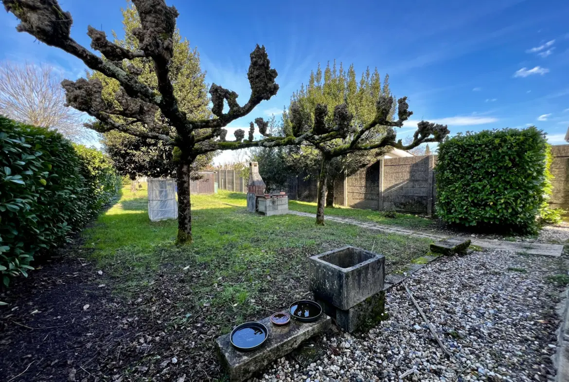 Maison spacieuse à Toulenne avec sous-sol et jardin - 4 chambres 