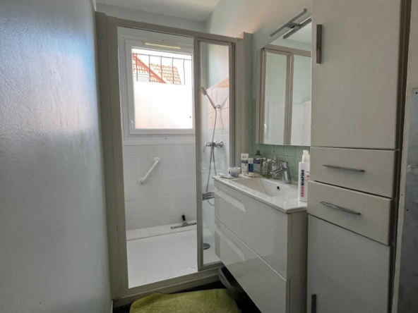 Maison spacieuse à Toulenne avec sous-sol et jardin - 4 chambres 