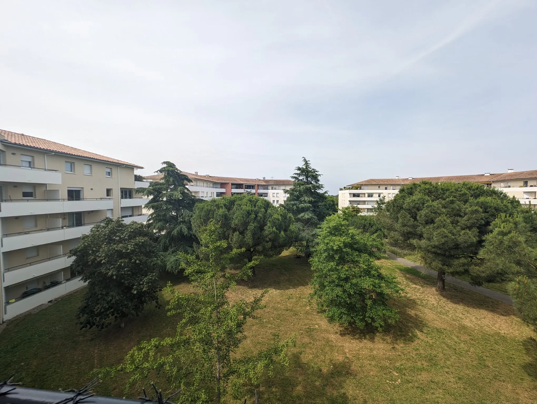 À vendre : Appartement T2 dernier étage avec piscine à Cugnaux 