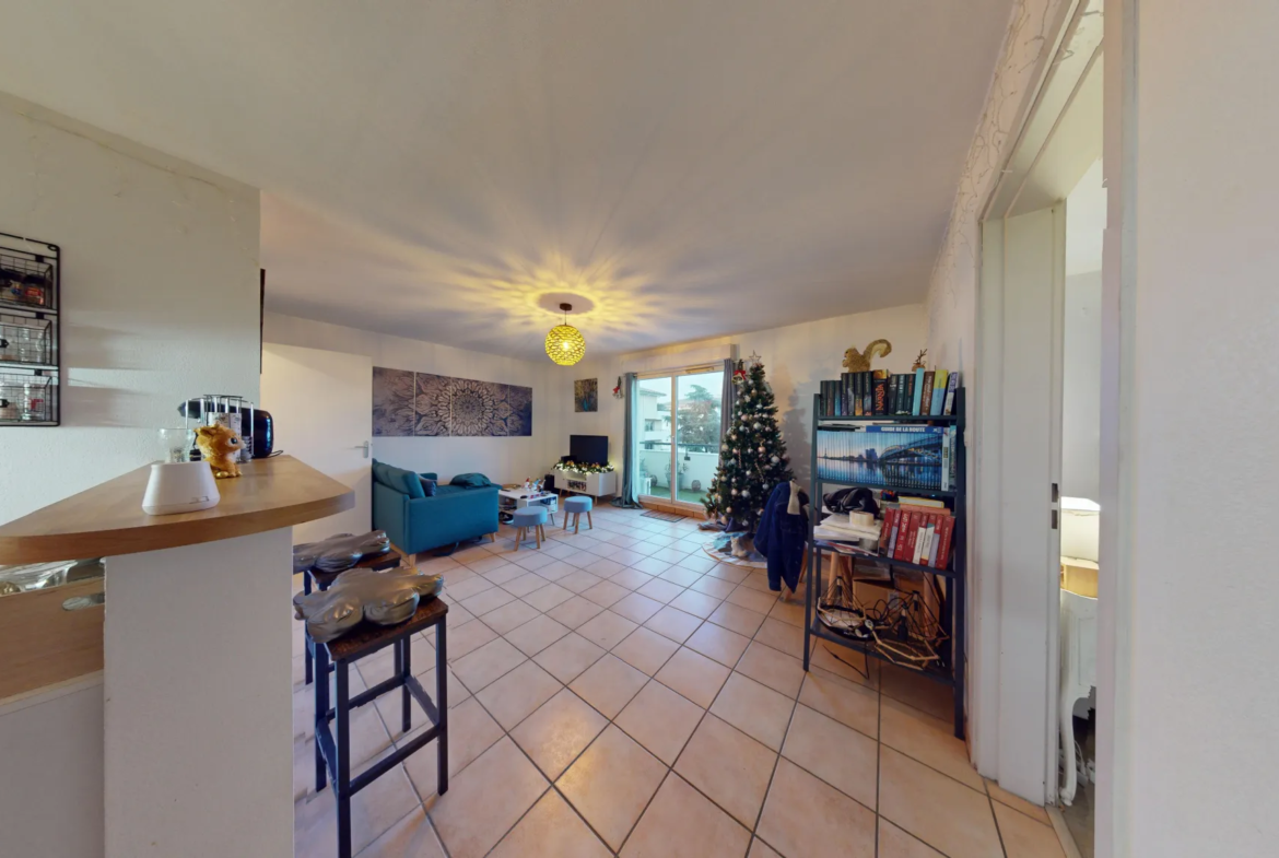 À vendre : Appartement T2 dernier étage avec piscine à Cugnaux 