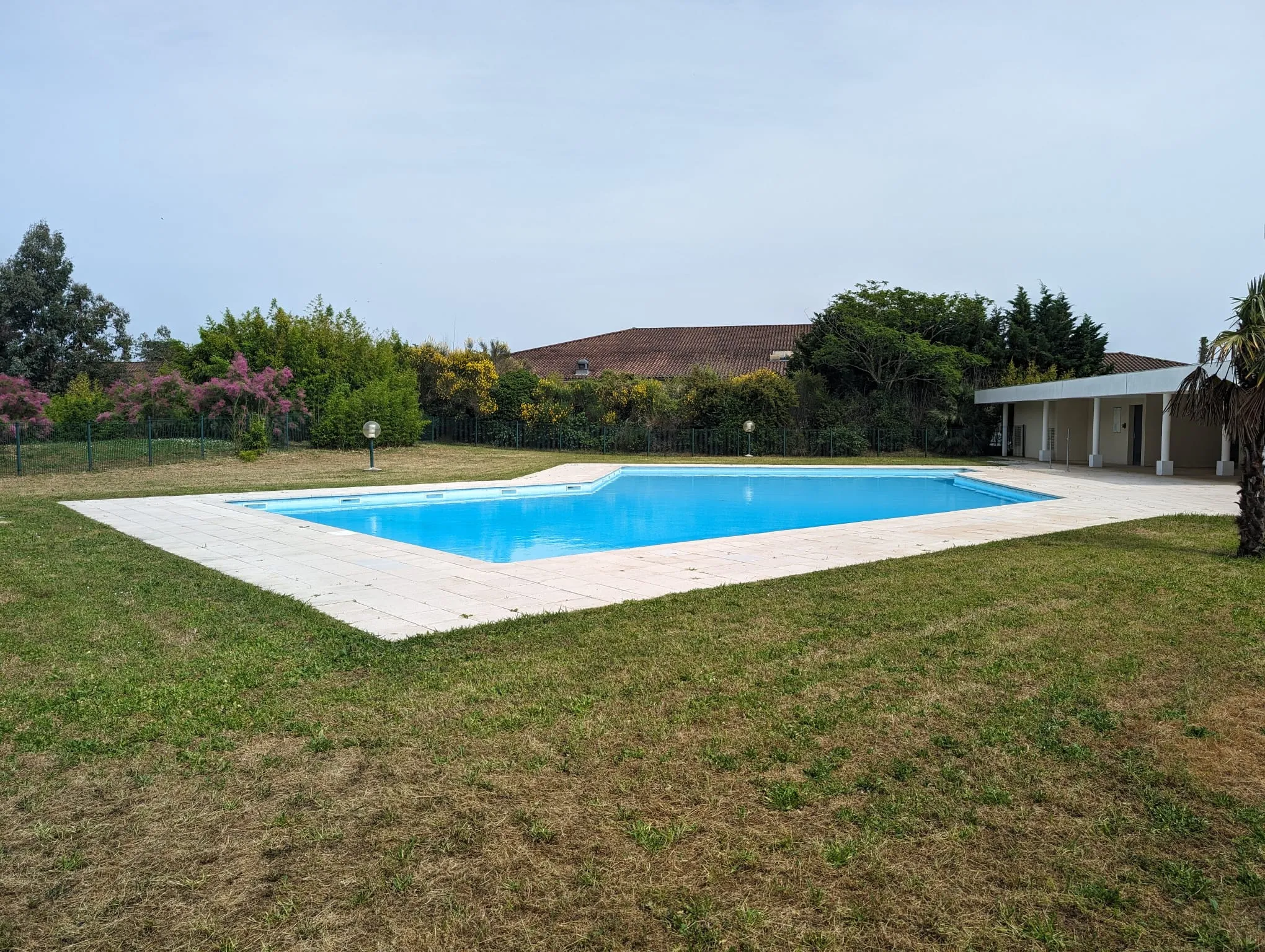 À vendre : Appartement T2 dernier étage avec piscine à Cugnaux 