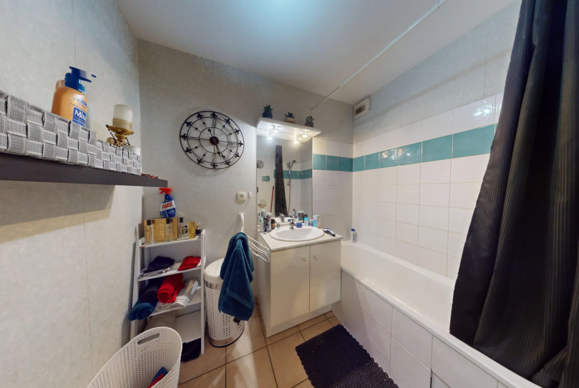 À vendre : Appartement T2 dernier étage avec piscine à Cugnaux 