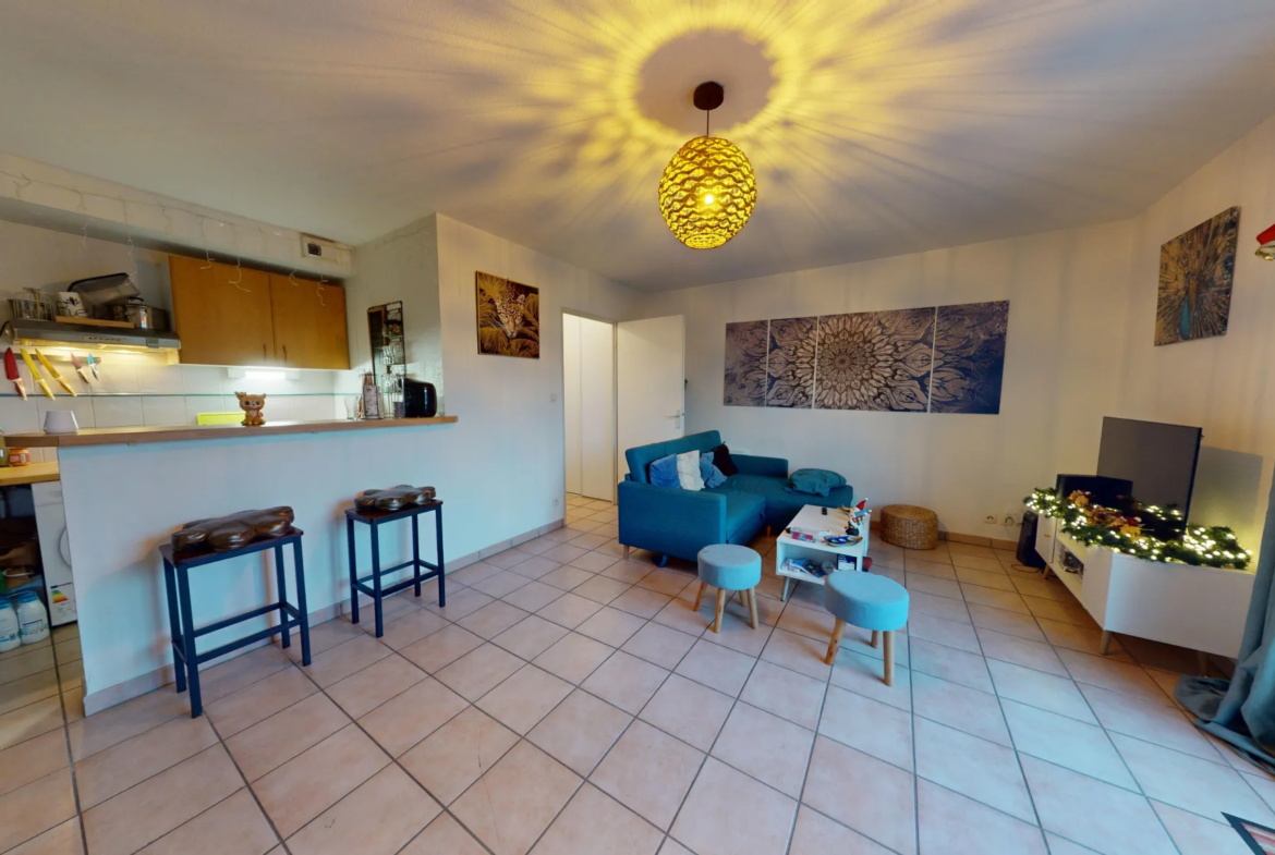 À vendre : Appartement T2 dernier étage avec piscine à Cugnaux 