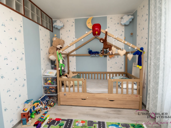 Vente de 2 appartements à Pontarlier avec jardin et garages 