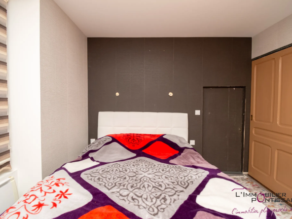Vente de 2 appartements à Pontarlier avec jardin et garages 