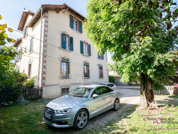 Vente de 2 appartements à Pontarlier avec jardin et garages 