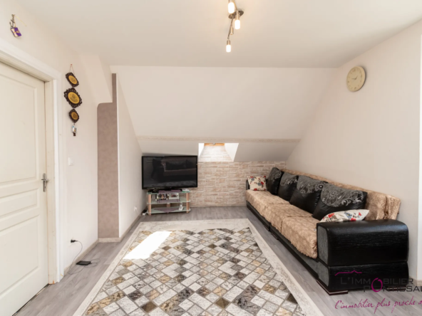 Vente de 2 appartements à Pontarlier avec jardin et garages 