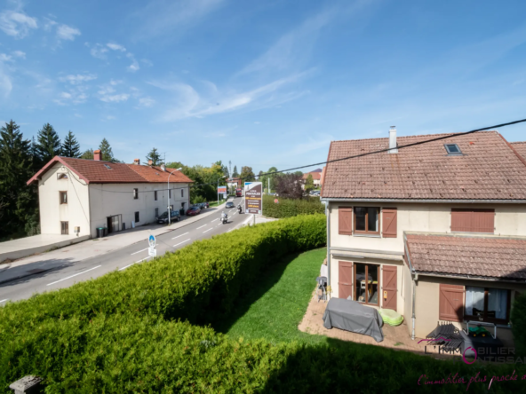 Vente de 2 appartements à Pontarlier avec jardin et garages 