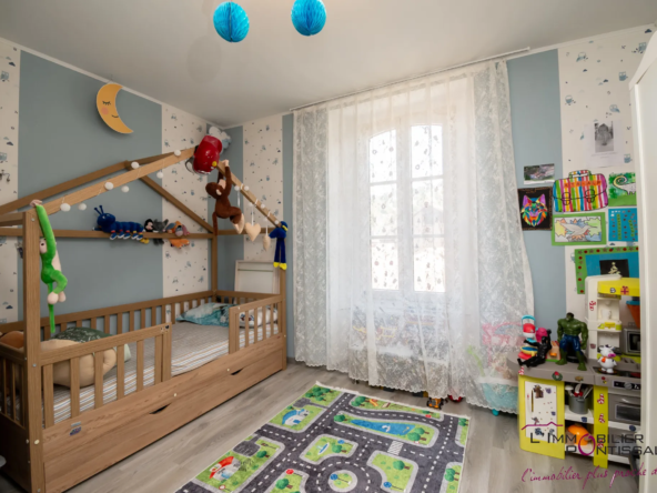 Vente de 2 appartements à Pontarlier avec jardin et garages 