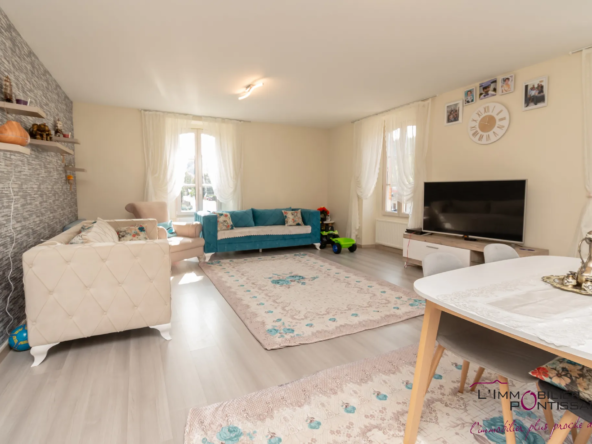 Vente de 2 appartements à Pontarlier avec jardin et garages 