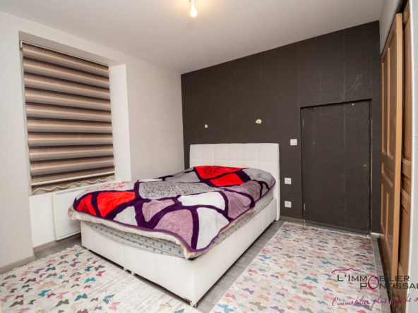 Vente de 2 appartements à Pontarlier avec jardin et garages 