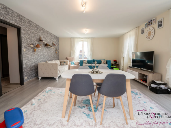 Vente de 2 appartements à Pontarlier avec jardin et garages 