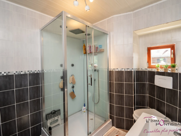 Vente de 2 appartements à Pontarlier avec jardin et garages 
