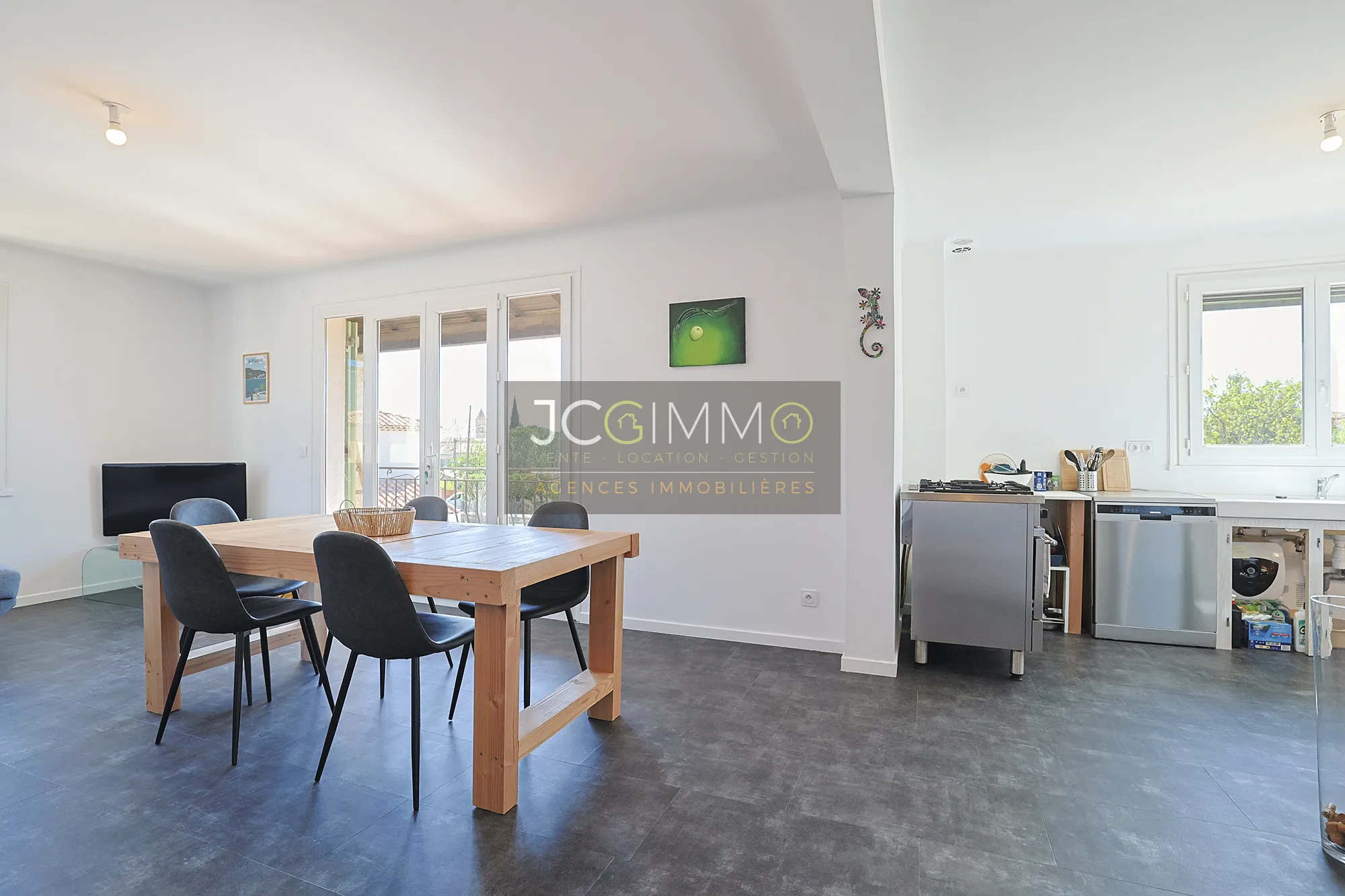 Appartement T5 rénové avec jardin à Puget-ville - 124,13 m² 