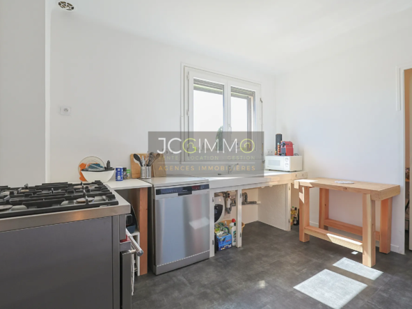 Appartement T5 rénové avec jardin à Puget-ville - 124,13 m² 