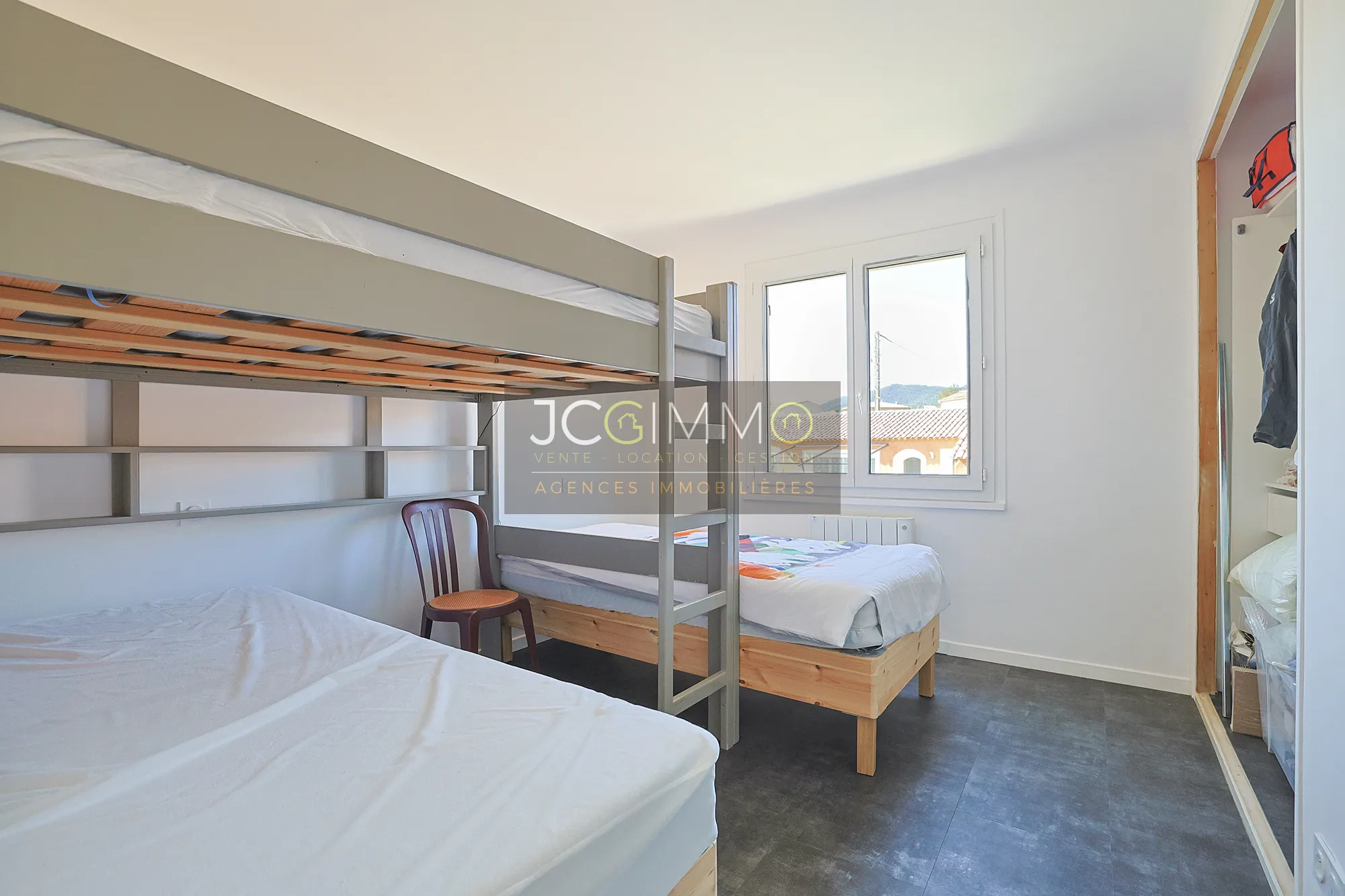 Appartement T5 rénové avec jardin à Puget-ville - 124,13 m² 