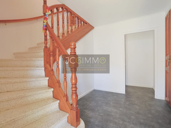 Appartement T5 rénové avec jardin à Puget-ville - 124,13 m² 
