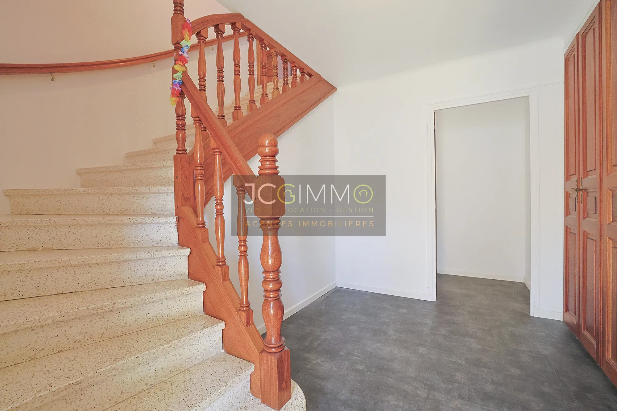 Appartement T5 rénové avec jardin à Puget-ville - 124,13 m² 