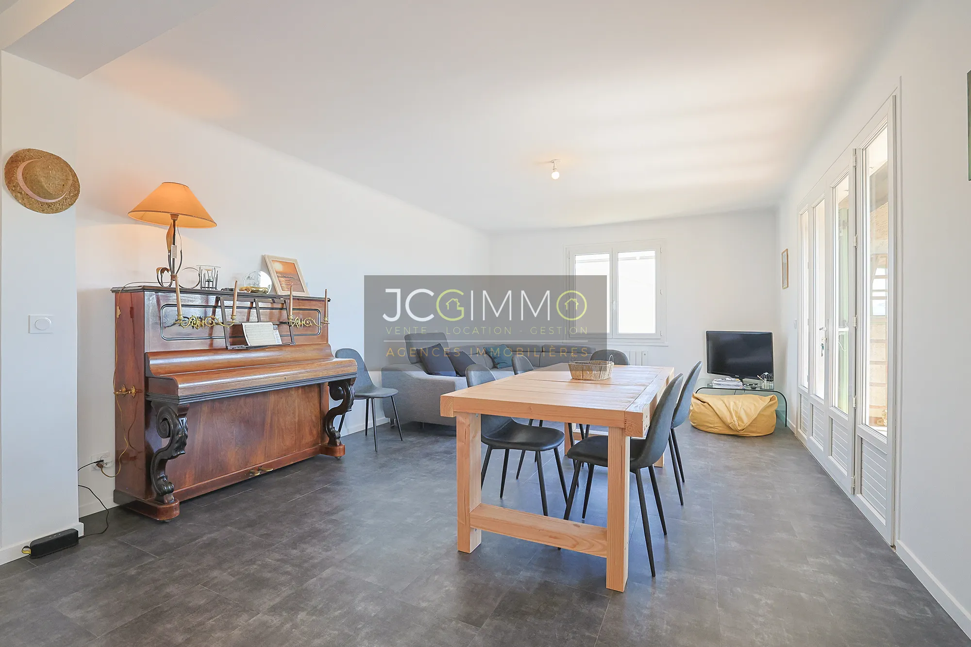 Appartement T5 rénové avec jardin à Puget-ville - 124,13 m² 