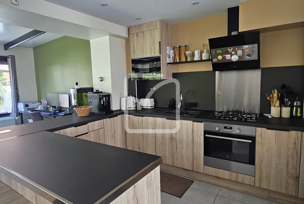 Maison semi-individuelle de 96 m² avec jardin à Templemars 