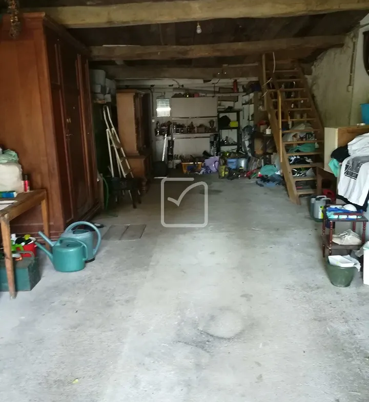 Maison avec locataire à Vernois Sur Mance - 90 m² 