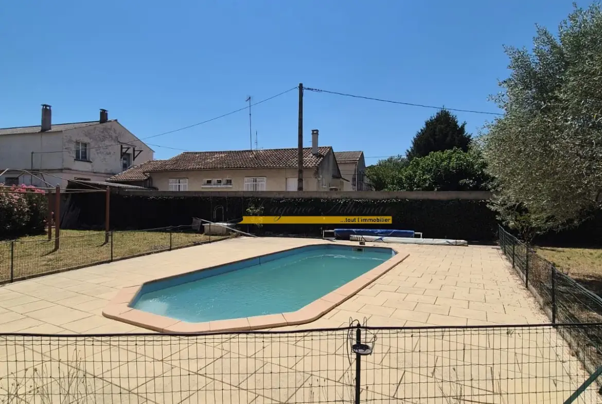 Charmante Maison des Années 70 à Valréas 