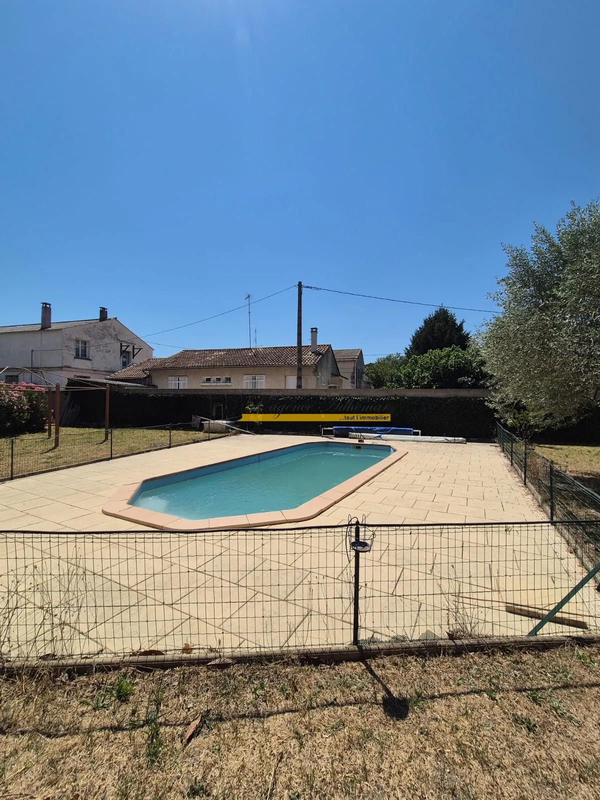 Charmante Maison des Années 70 à Valréas 