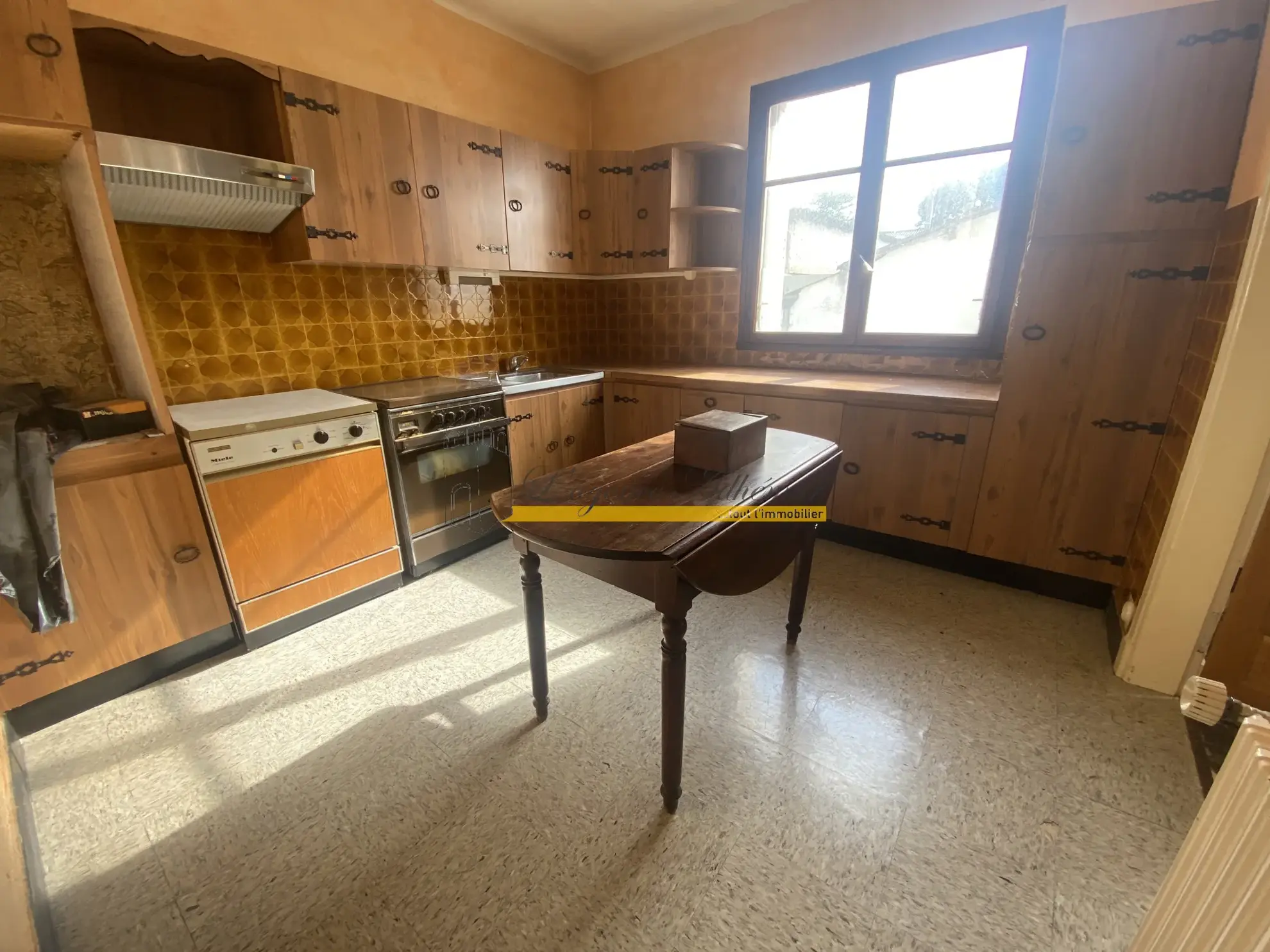 Charmante Maison des Années 70 à Valréas 
