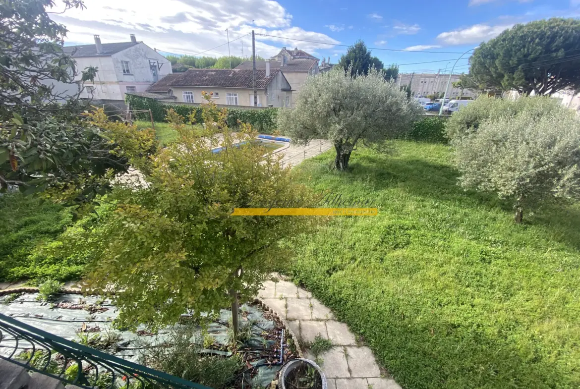Charmante Maison des Années 70 à Valréas 