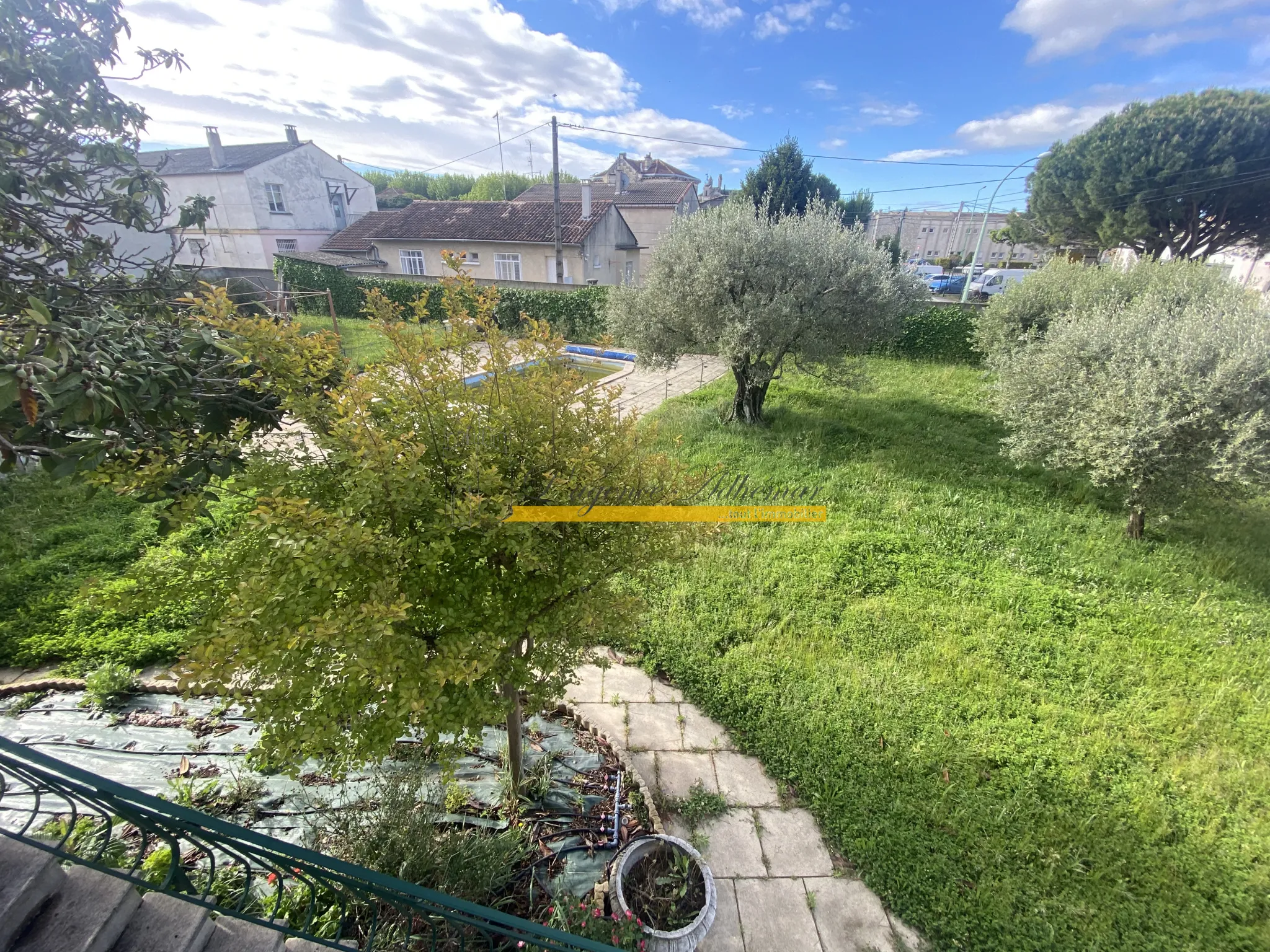 Charmante Maison des Années 70 à Valréas 