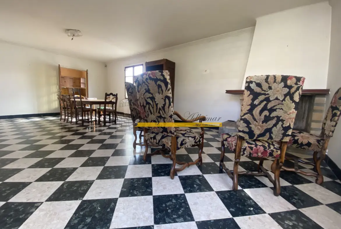 Charmante Maison des Années 70 à Valréas 