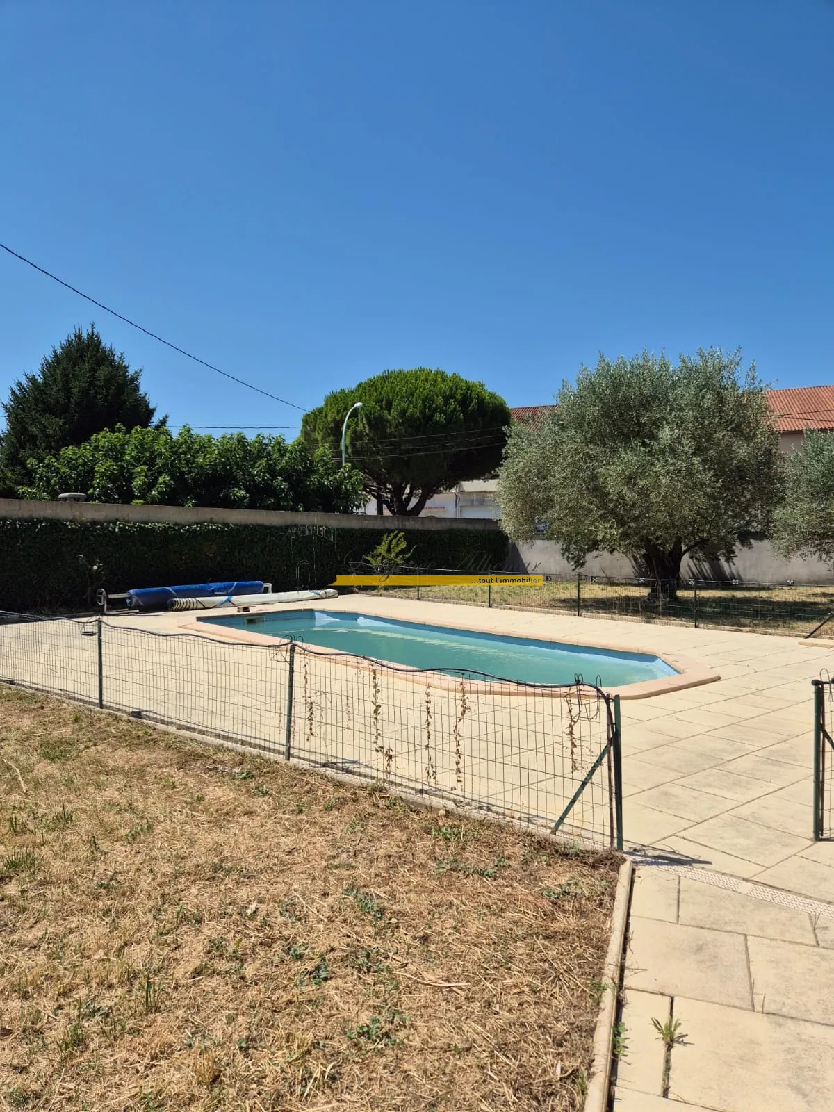 Charmante Maison des Années 70 à Valréas 