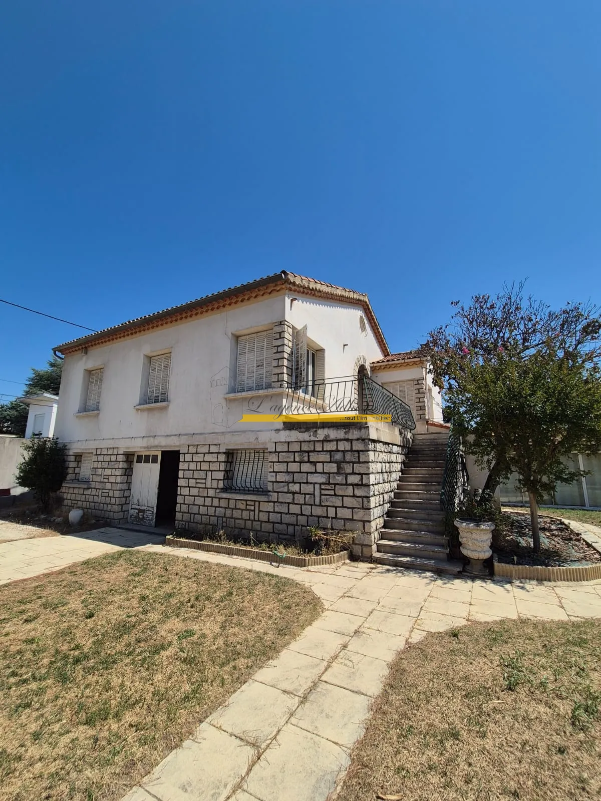Charmante Maison des Années 70 à Valréas 