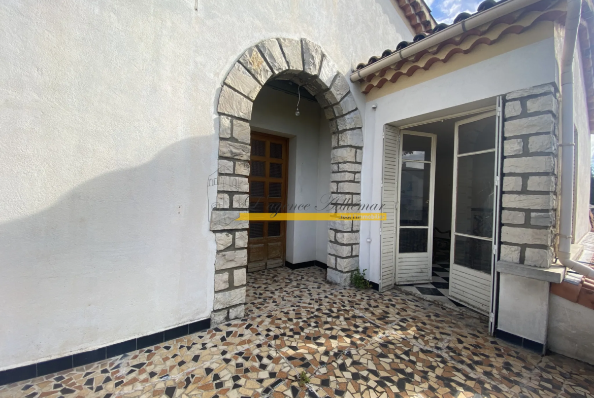 Charmante Maison des Années 70 à Valréas 