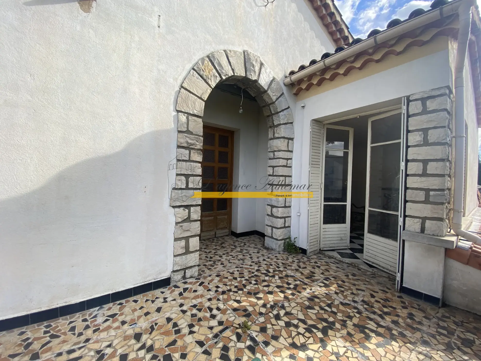 Charmante Maison des Années 70 à Valréas 