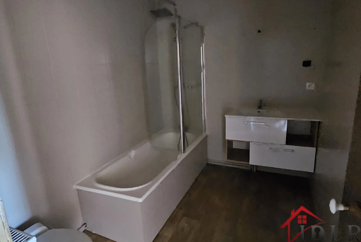 Immeuble à vendre à Montreuil Sur Blaise - Fort potentiel! 