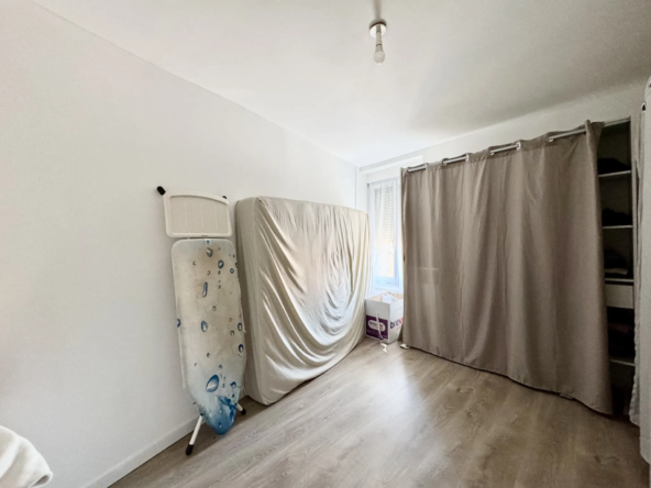 Maison rénovée avec jardin à Neuville-en-Ferrain 