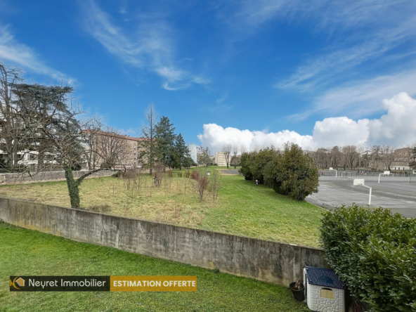 À vendre : Appartement T4 de 82m² avec terrasse à Villefranche sur Saône 