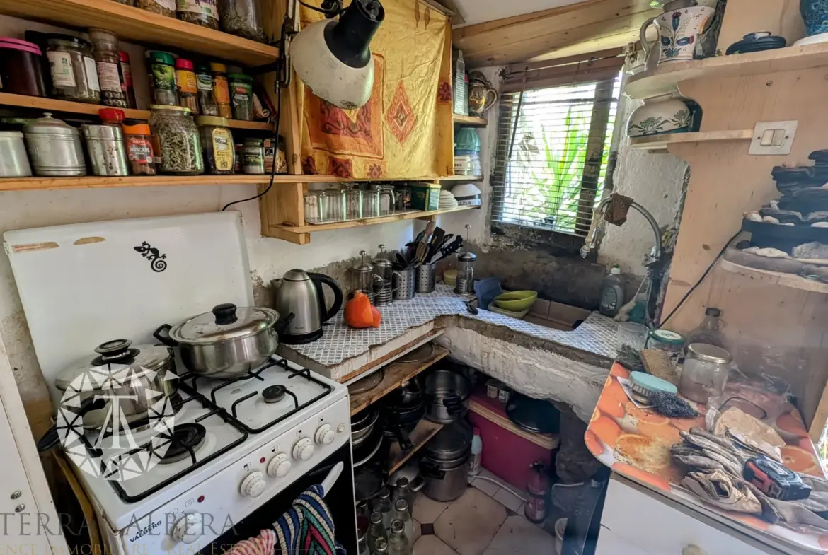 Maison en pierre à réhabiliter à Laroque des Albères 